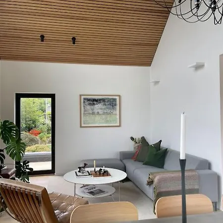 Moderne Arkitekttegnet Hus Naert Sentrum, Ons Dom wakacyjny *